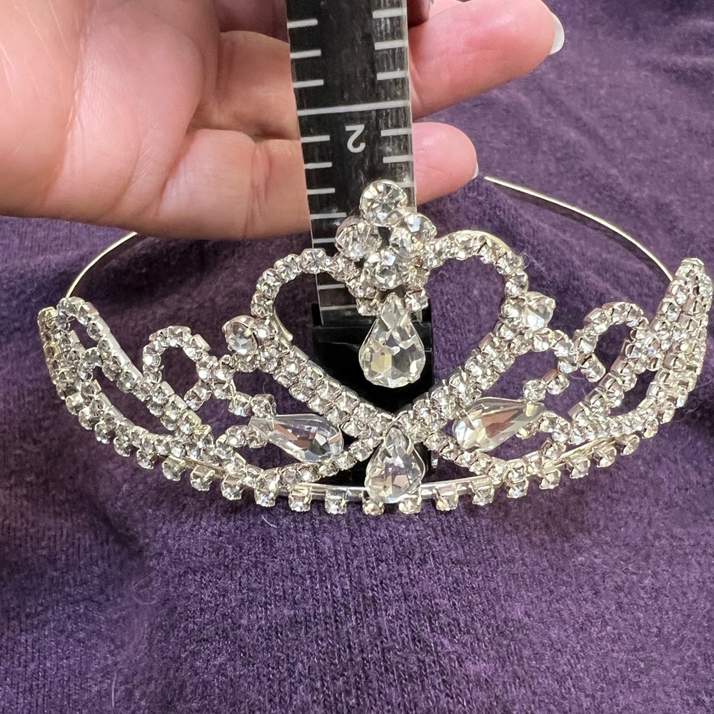Beautiful Tiara - Picture 9 of 10